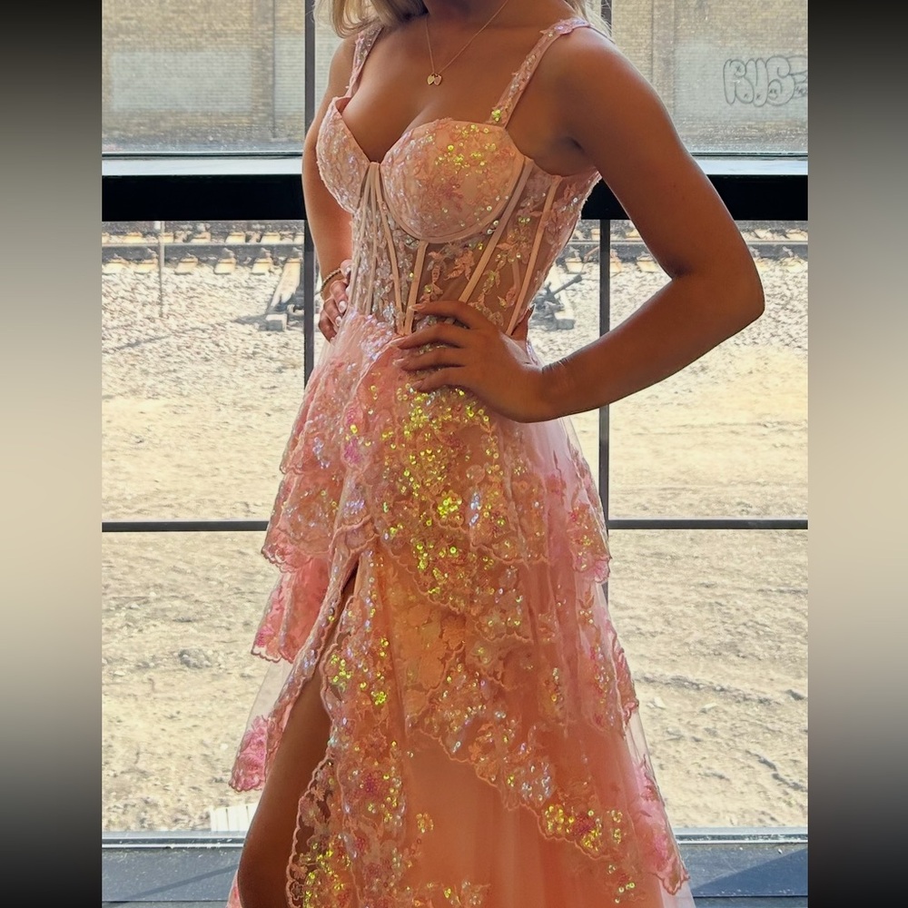 Light pink sweetheart neckline prom dress